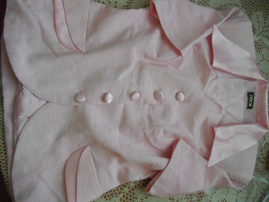 Дамско ново костюмче розово с къс ръкав