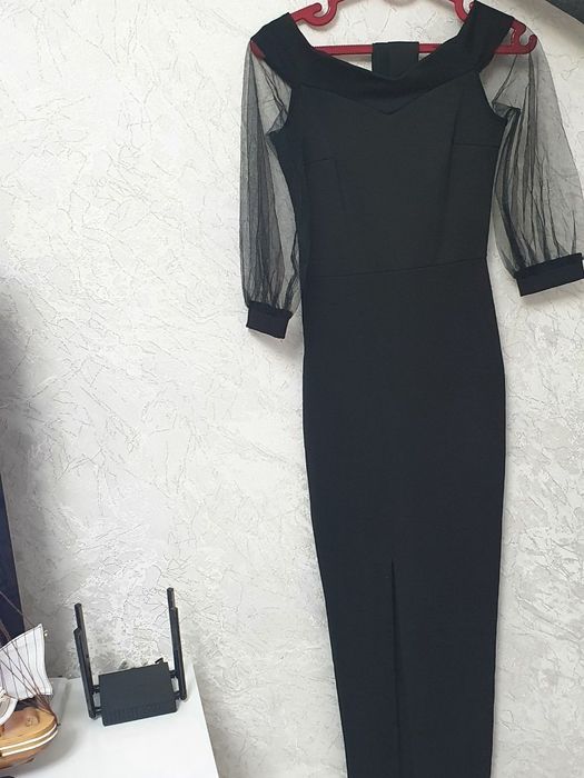 Женский костюм с юбкой новый. Читайте описание