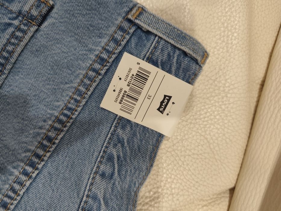 Продам шорты levis