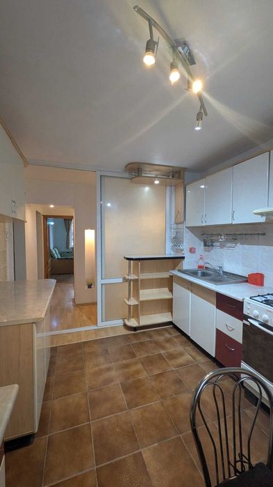 Ofer spre inchiriere apartament 4 camere, Precista, foarte curat