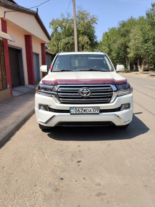 Toyota Land Cruiser 200