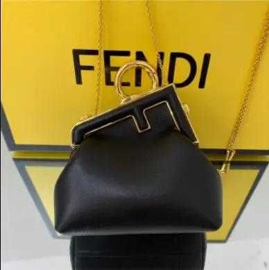 Geanta noua din piele naturala F E N D I coffe