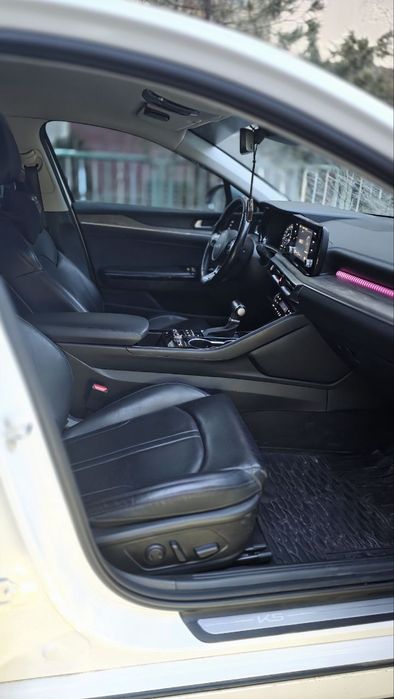 Kia К5 Стайл фулл (без люка) 2.5л АТ Белый Жемчуг! 50 тыс км пробега!