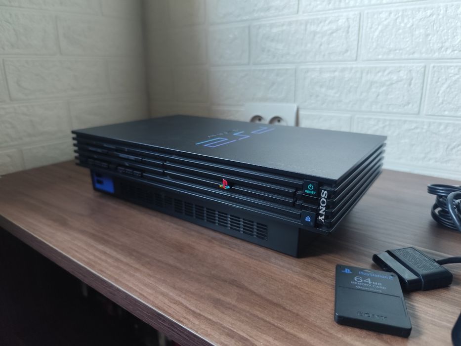Продам PS2 FAT...