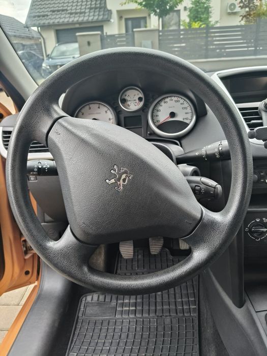 Vând Peugeot 207  an 2008   80.700 km