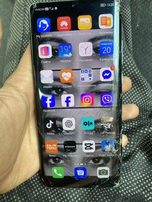 Huawei P30 Pro работещ с пукнат екран и гръб