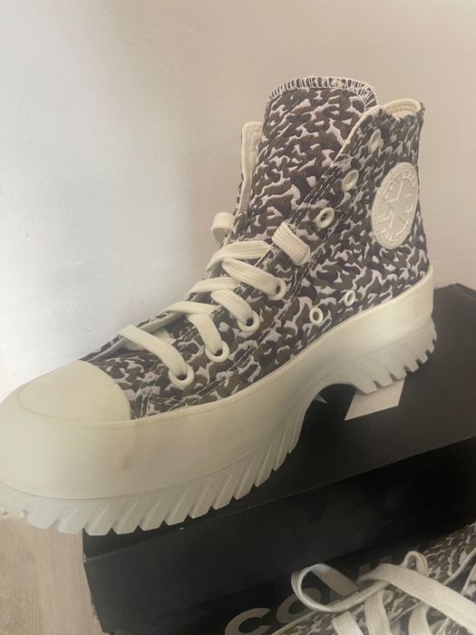 Чисто нови Кецове Converse