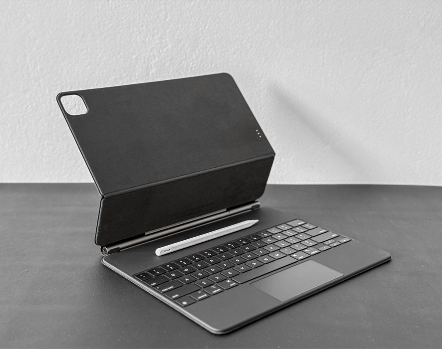 Tastatură / Husă Apple iPad Magic Keyboard pt iPad 12.9” + Stylus Apple Pencil 2 - stare f bună