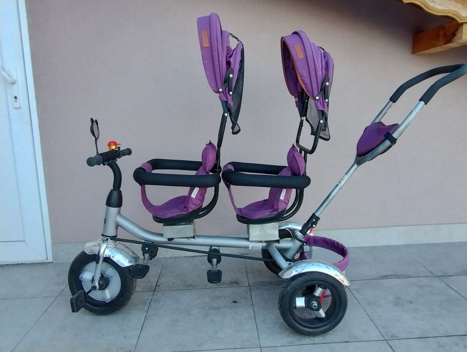 Триколка за близнаци