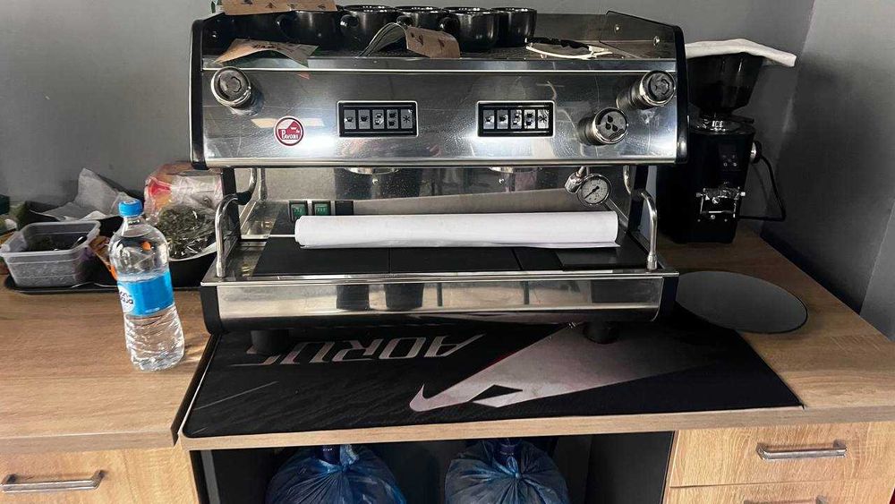 Продаётся кофемашина La Pavoni CAFE2VN1658EU - kofe mashinasi sotiladi