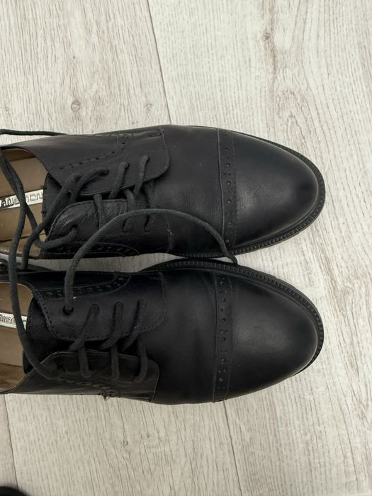 Броги черные классические