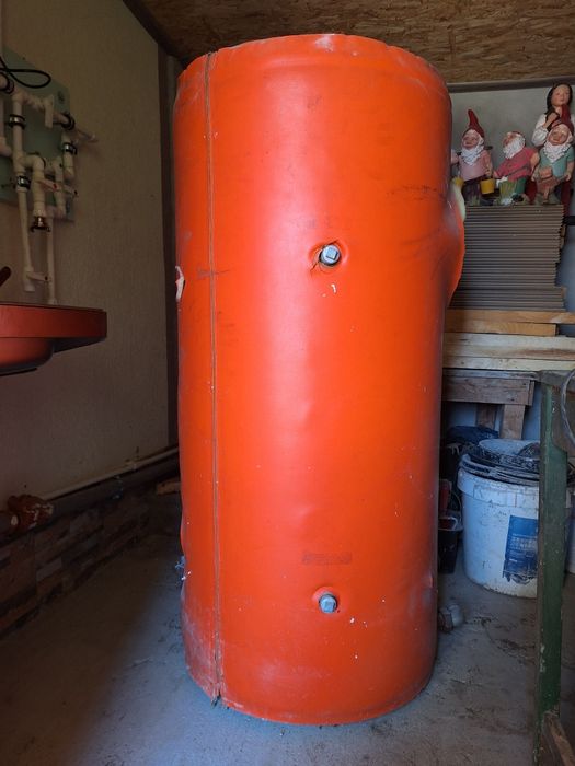 Boiler cu serpentina 
380litri 
Posibilitate de a pune si rezistenta e