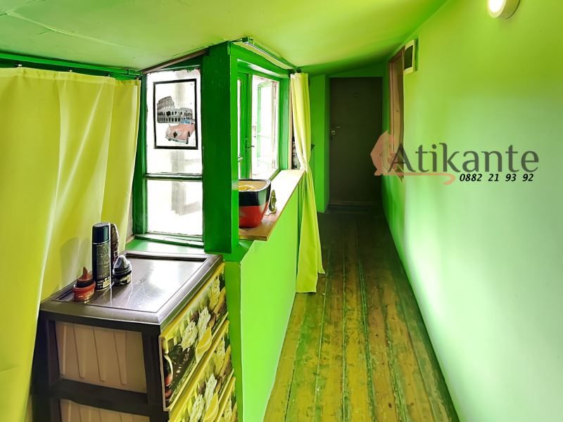 Продава се Тристаен апартамент в София, Център - 70 кв.м за 1686 €/кв.м - Снимка #8