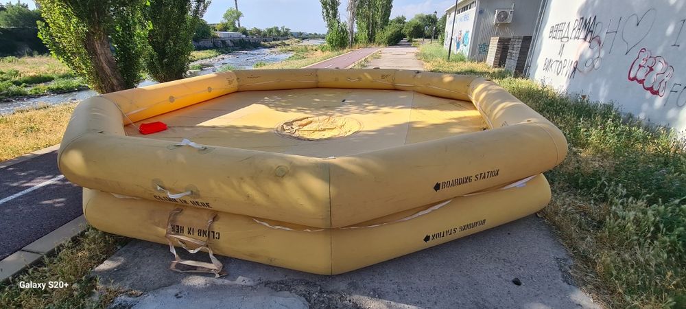 Авариен спасителен сал за 46 personen внос от САЩ