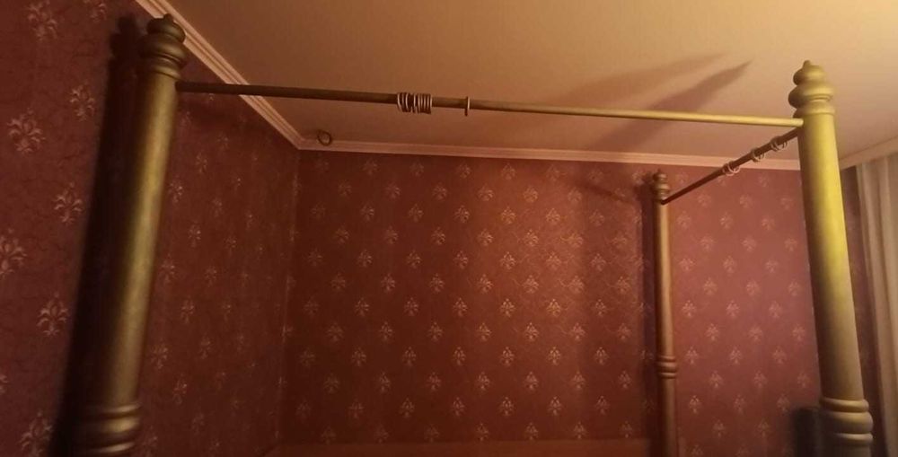 Дървени колони, липа, стругована