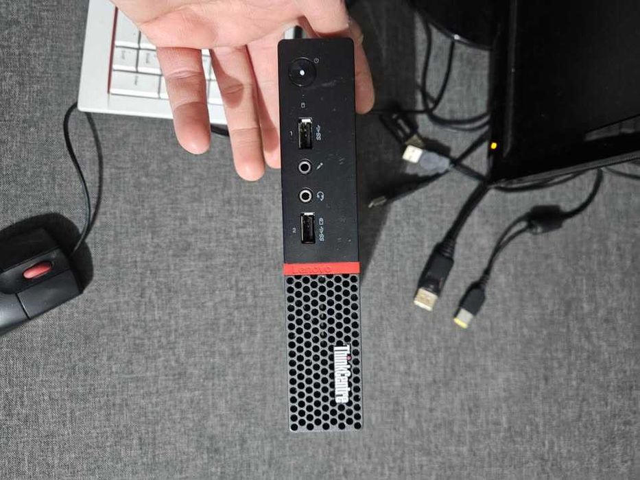 MiniPC cu monitor - ideal pentru office