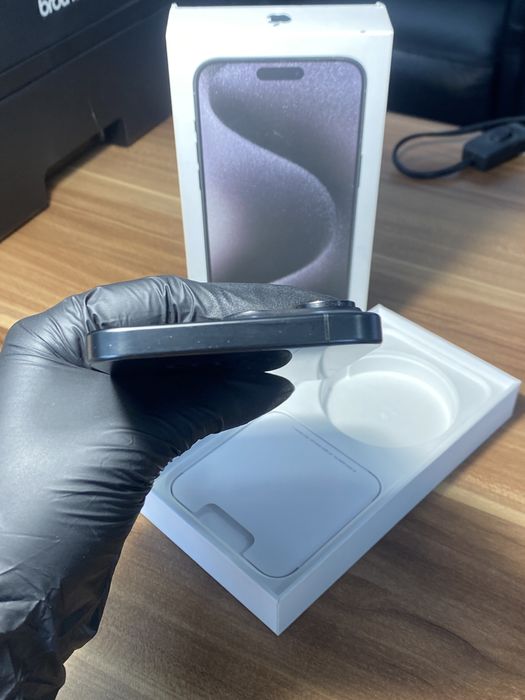 iPhone 15 Pro Max • 256 GB • Black Titanium