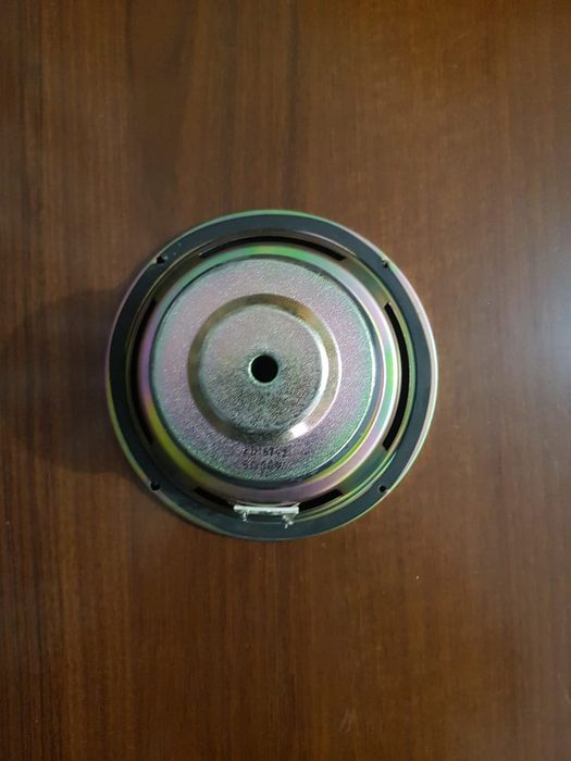 Продам динамик на колонку