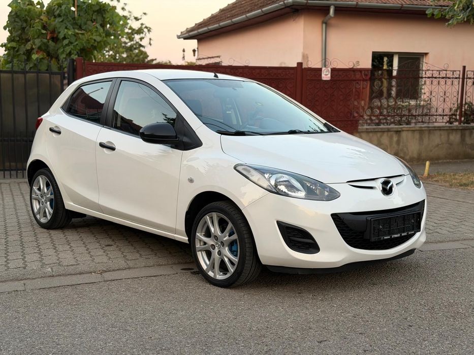 MAZDA 2 2012 — imagine 2