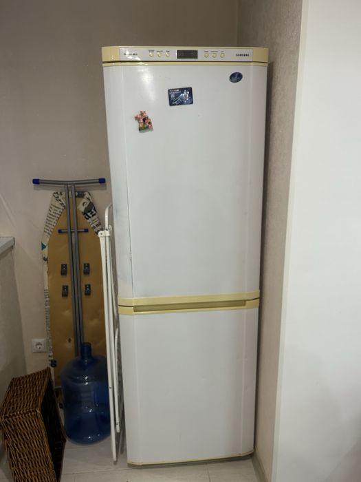 Продам холодильник Samsung