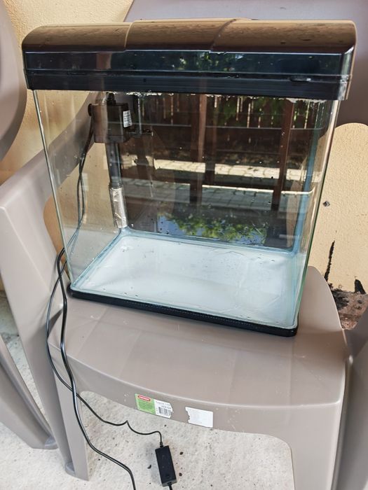 Vand acvariu 20L  cu capac