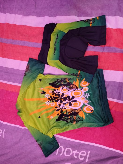 Costum special biciclist