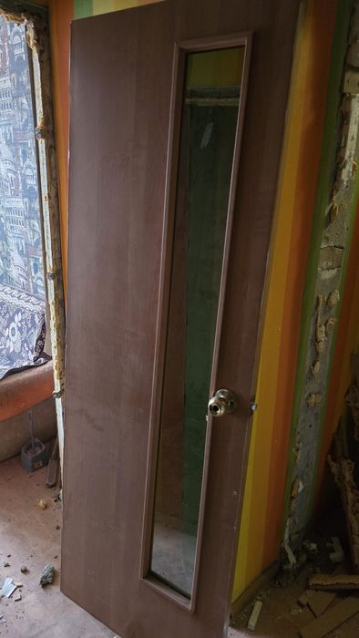 Продам двери межкомнатные по 5000 и 3000 и обналичка есть