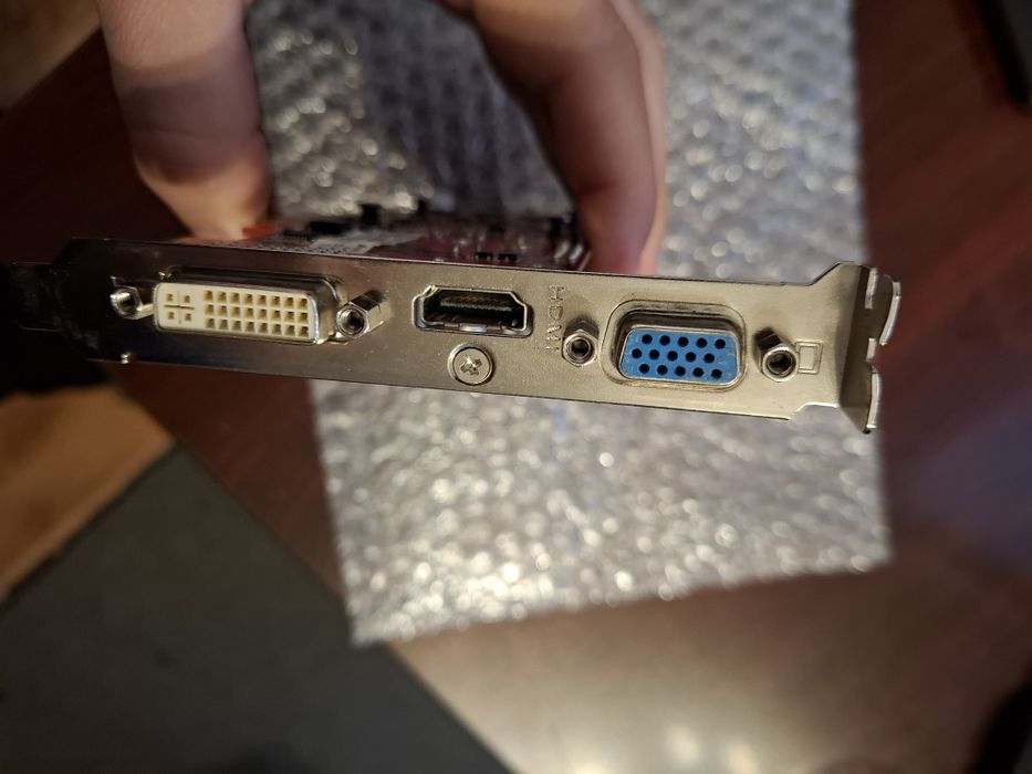 ASUS Radeon HD 6570 1GB DDR3 Low Profile – HDMI/DVI/VGA