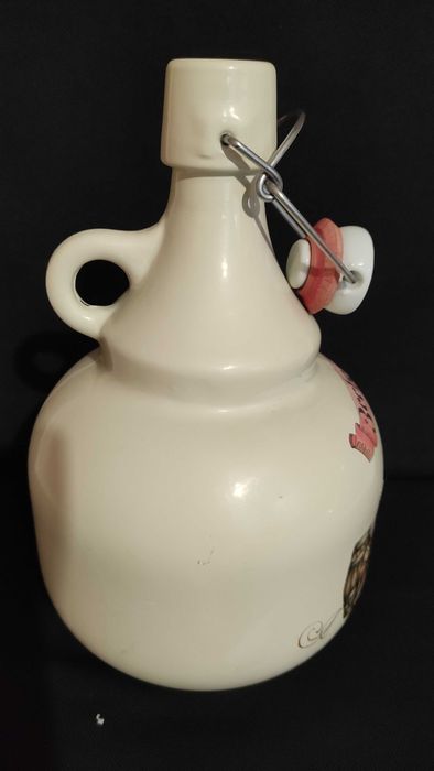 2-литрова бутилка с порцеланова запушалка