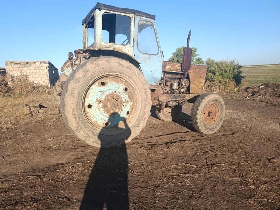 Продам два  трактора,косилку