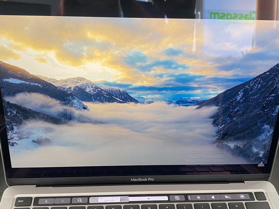 MacBook Pro M2 13-inch/ 256 Gb / Space Gray/ Cod produs: QFF4