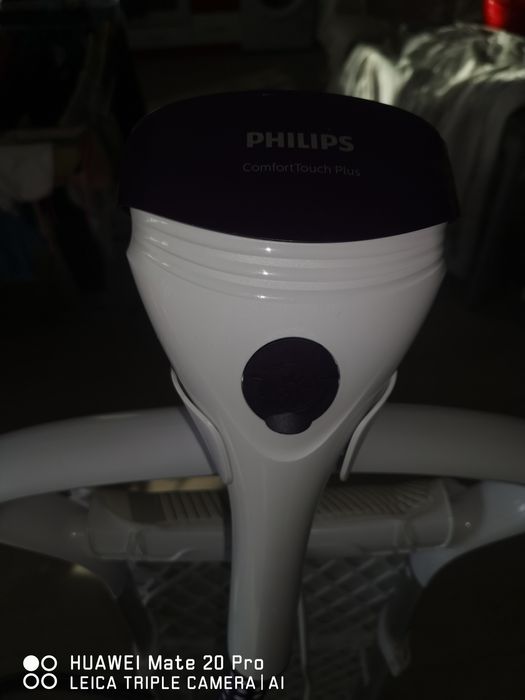 Продавам уред за гладене с пара PHILIPS
