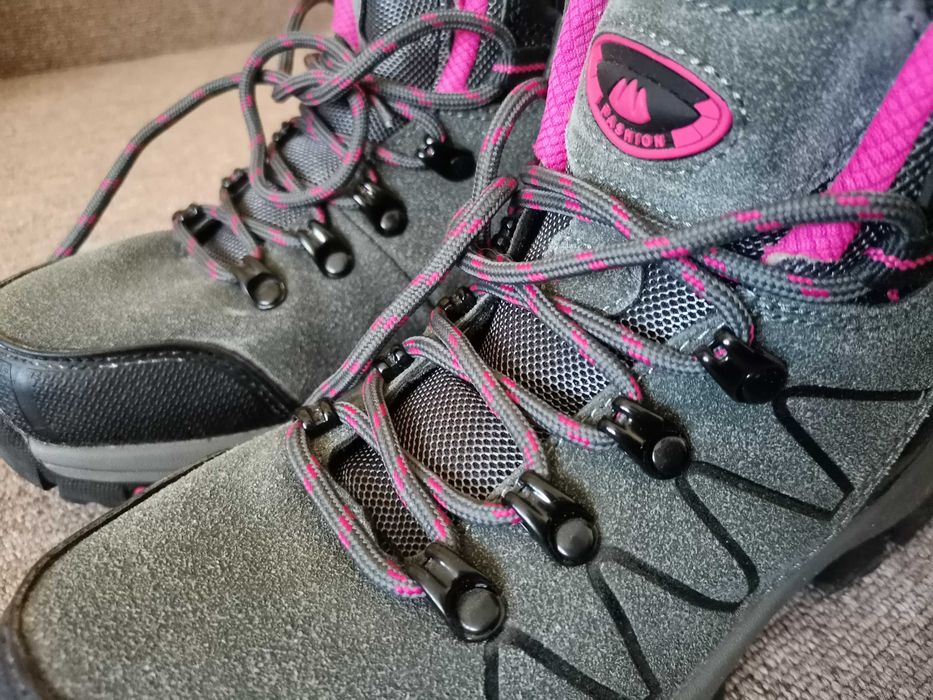 Туристически дамски обувки, номер 37