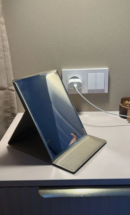 Продам зеркало  косметическое настольное