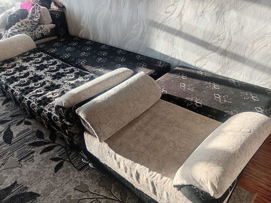 Мягкий диванчик...