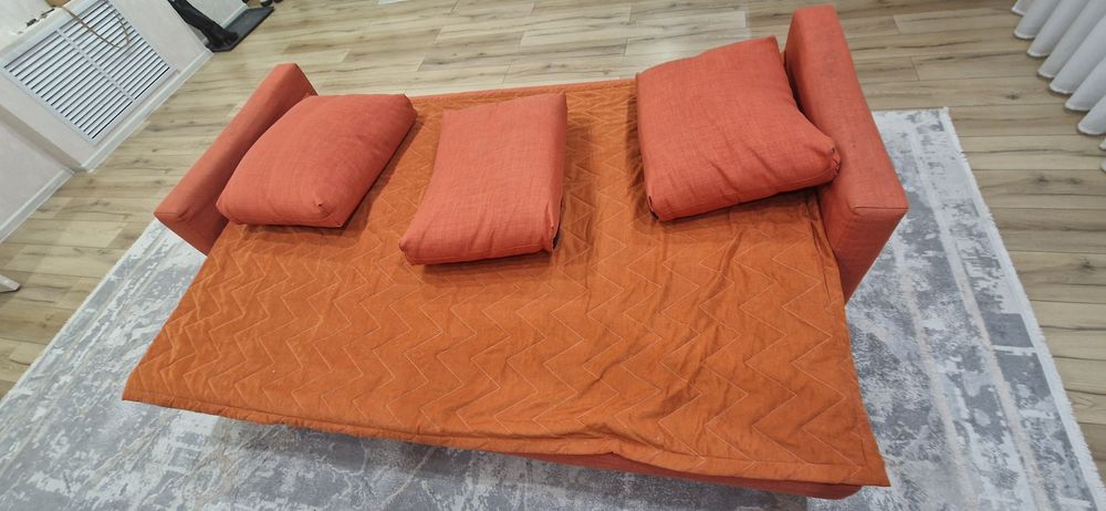 Диван Икеа в хорошем состоянии