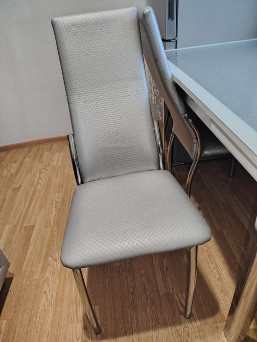 Продам кухонный стол