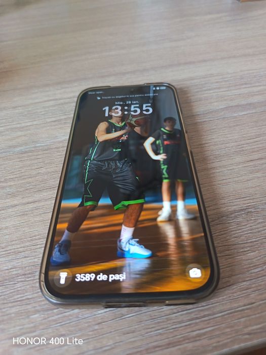 Vând Honor 200 sau schimb cu ceva asemănător. Funcționează 10 /10