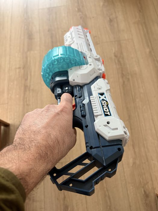 2 jucării pusti NERF originale, stare bună, puțin folosite