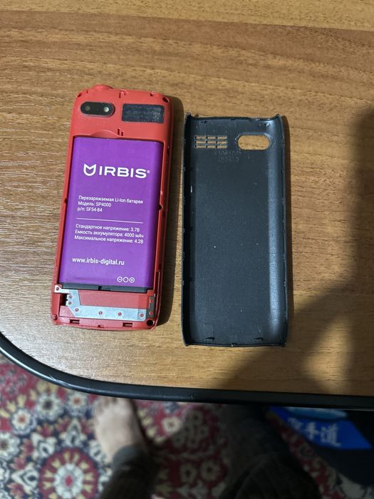 Продаю кнопочный телефон