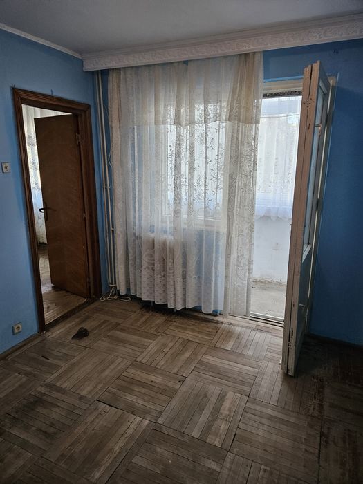 Apartament 3 camere cu balcon – Km 4-5, Constanța, etaj 1/4, 50 mp