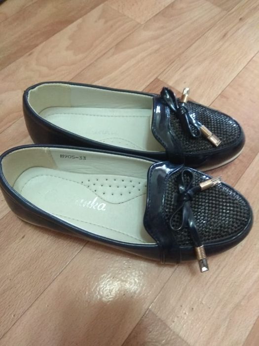 Продам обувь на девочку