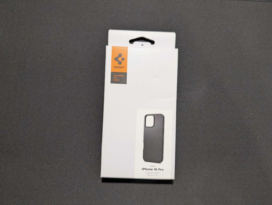 Husa SPIGEN Liquid Air, matte black - iPhone 16 Pro