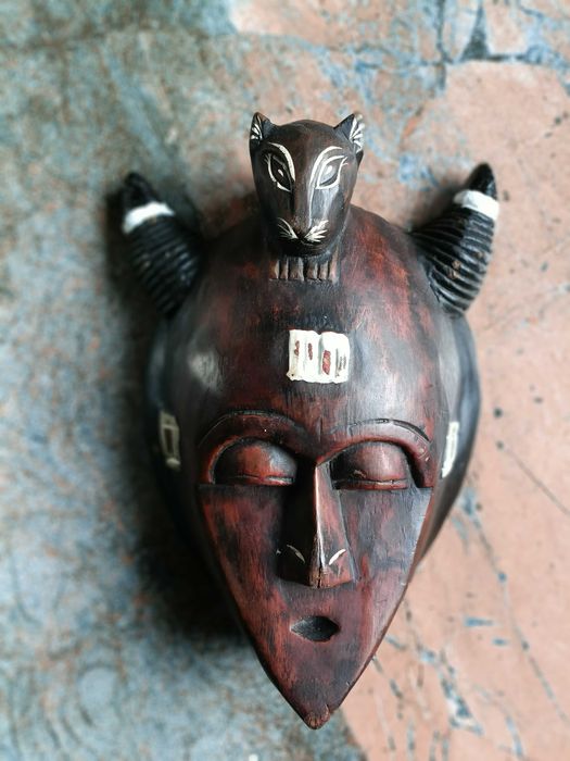 Африканка маска , дърворезба, ръчно изработена