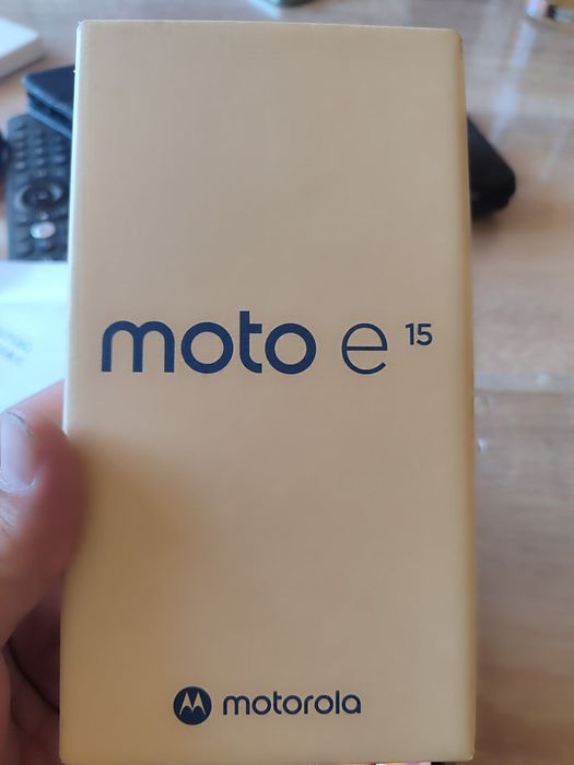 Телефон Motorola e15