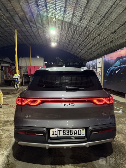 BYD Yuan Upp full pozitsa panorama head upp bor!