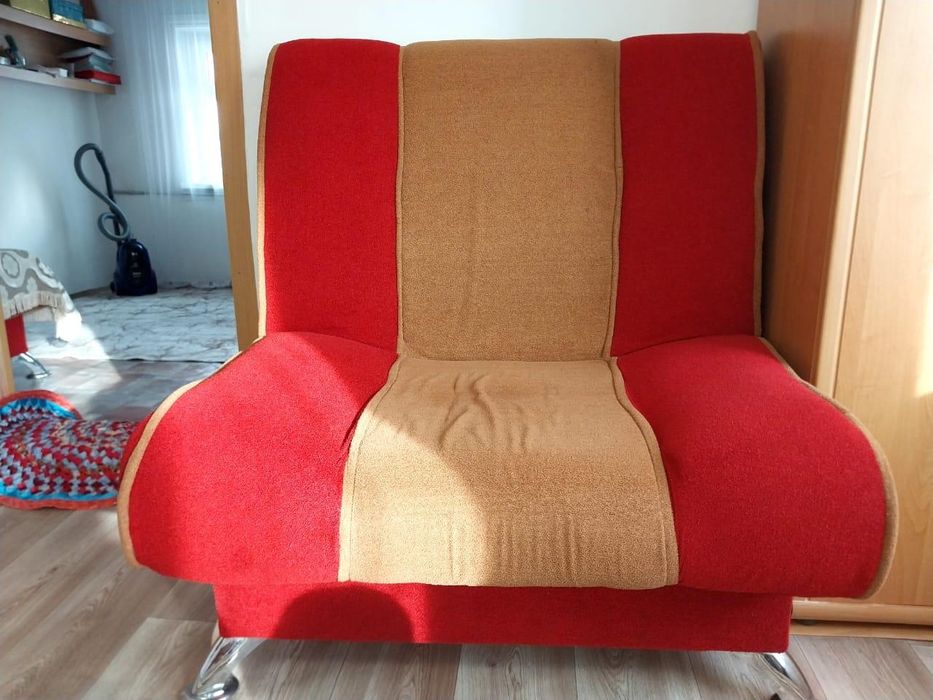 Диван с двумя креслами