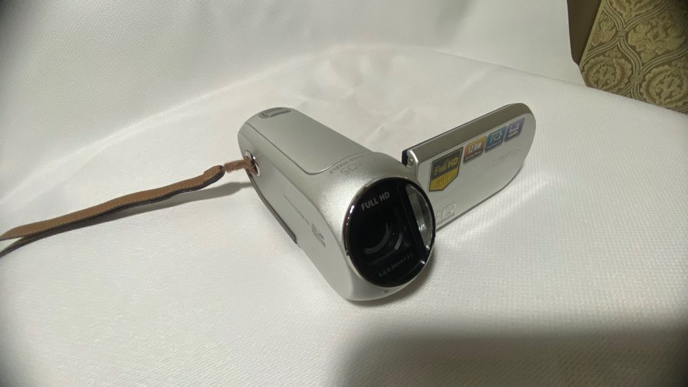 Видеокамера samsung hd 1920x1080 R 10, б/у