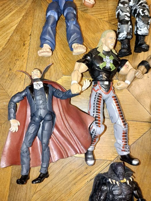 Разные коллекционные фигурки