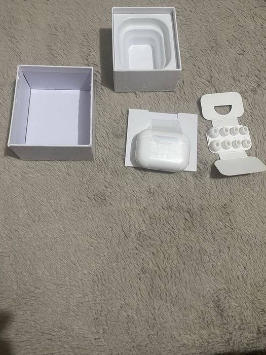 Casti airpod  primite cadou